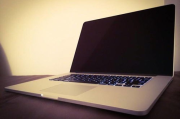 1819岁用户如何选择高清MacBook Pro-性能与显示效果解析