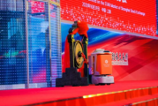 九九影院：2025年观影新体验，如何引领行业变革？