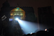 精品午夜影视：当夜幕降临，银幕上的故事才真正开始