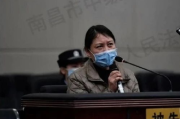 女司机深夜狂欢后驾车冲下水池：安全驾驶，你做到了吗？