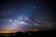 【星空视频】2025年全新视角下的宇宙奥秘，在线观看完整版体验!