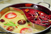 火锅：热辣鲜香，团圆共享