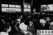 夜幕下的光影盛宴：适合晚上一个人看的电影推荐