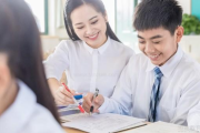 我的补课老师：如何在2025年的教育变革中找到你的“指路明灯”？