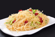 小姑子食谱揭秘：中午的家常美味，3道经典菜品轻松上手！